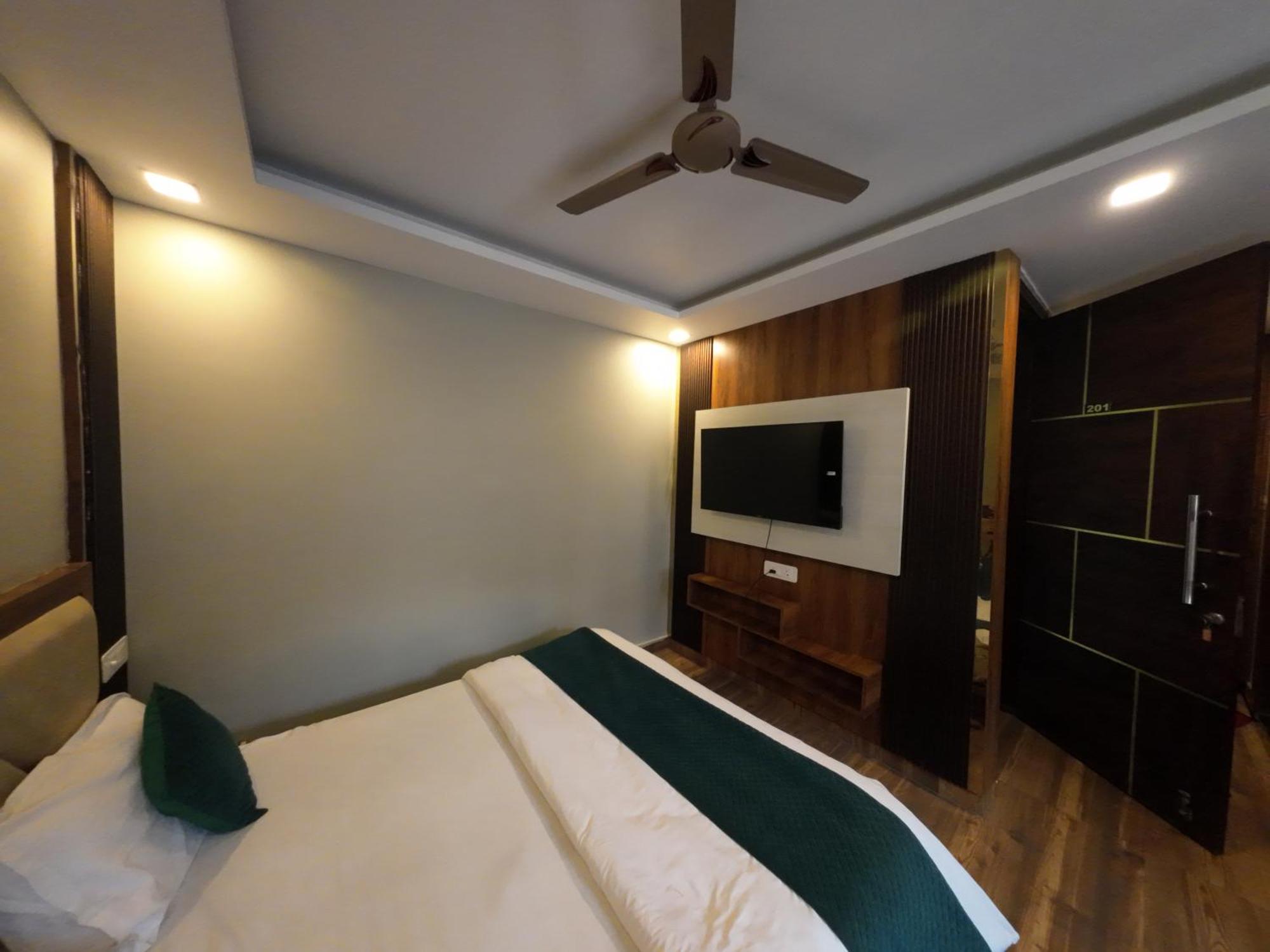 Hotel Hostel Vimal Ganga Rishīkesh Exterior foto